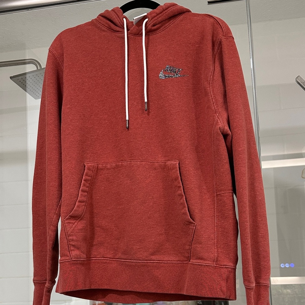Nike Men's Brick Red/Rust Hoodie Size Medium